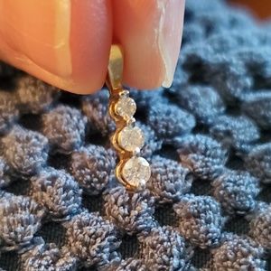 Diamond 3 stone pendant